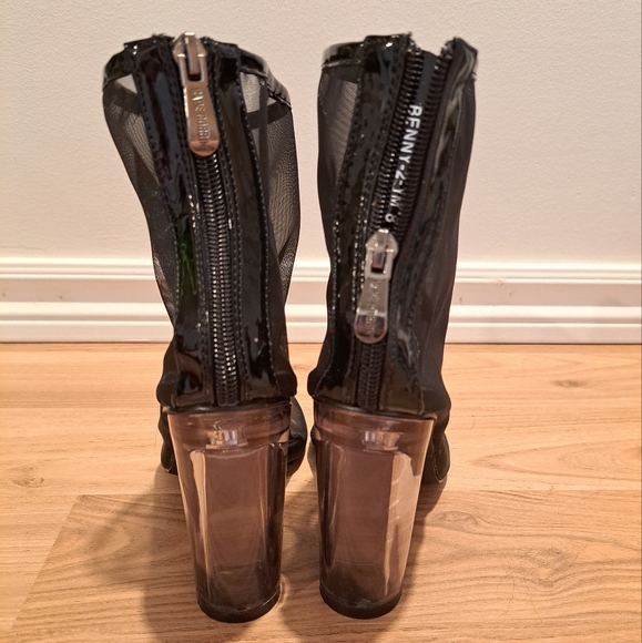 High heels - Picture 3 of 3